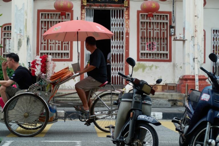 How to Experience Local Culture While Traveling Abroad with Ease